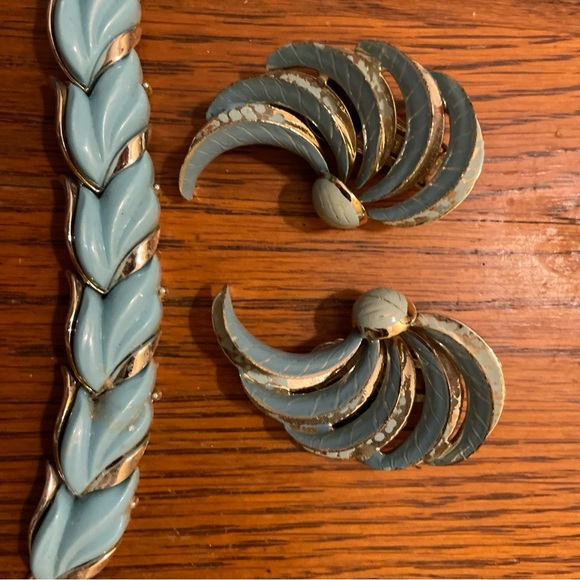 Vintage set of two clip on earrings and matching. Bracelet silver and blue - Picture 3 of 8